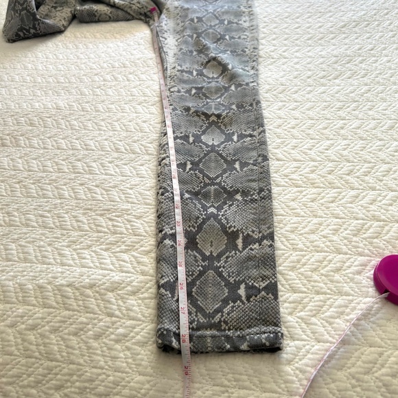 Like New Hudson Barbara High Waist Super Skinny Python Print Jean Size 25 - Picture 7 of 16